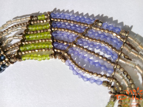 Намисто   з  бісеру (салатове) .Індія.