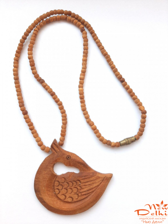 Намиста-кантимала з натурального  Сандалового дерева з кулоном -Лебідь. Ручна робота