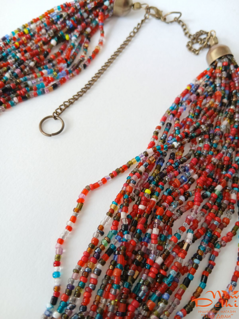 Намисто з  бісеру червоне , різнобарвне..Індія.