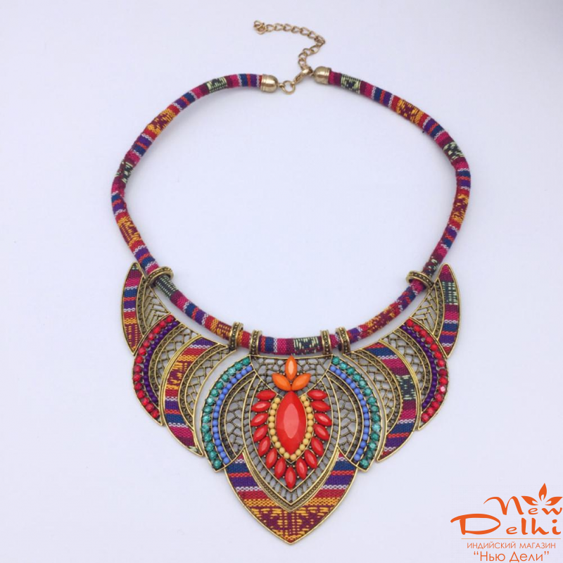 Намисто в Єтно стилі малиново-оранжевому кольорі.