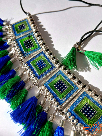 Колье "Квадрати"з китицями, ,ємаль сине-зел. белий метал. Індія
