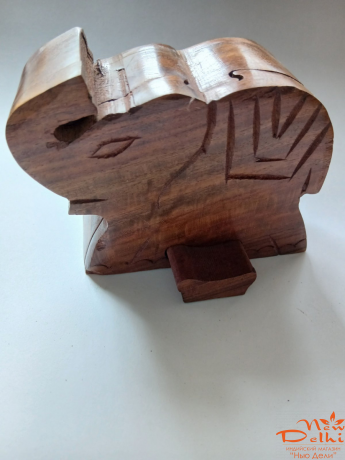 Скринька &quot;Слон&quot;  з секретом з червоного дерева &quot;Шишам&quot;. Індія. 11*9*4,5 см