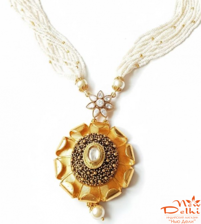 Намиста-індійське традиційне кольє з підвіскою з фіанітами.