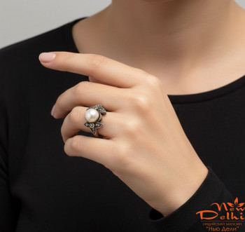 Перстень з перлиной з крапельного срібла.Індія